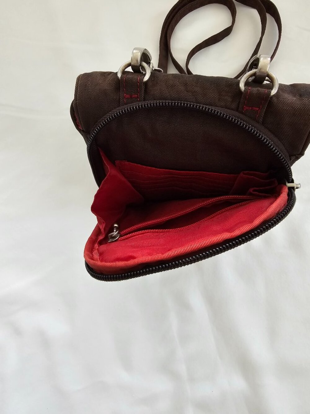 Baggallini small brown crossbody - Picture 4 of 10